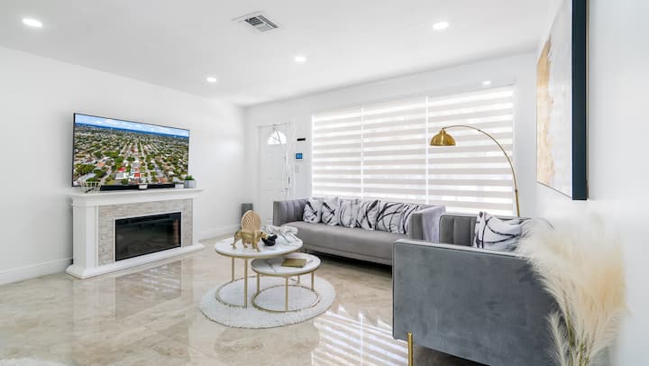 Stunning Home With Heated Pool 4 Miles To Beach! - Pompano Beach, FL