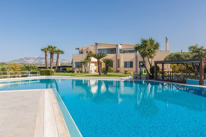 Serenity Villa with pool, Kalesa Heraklion gallery image 3