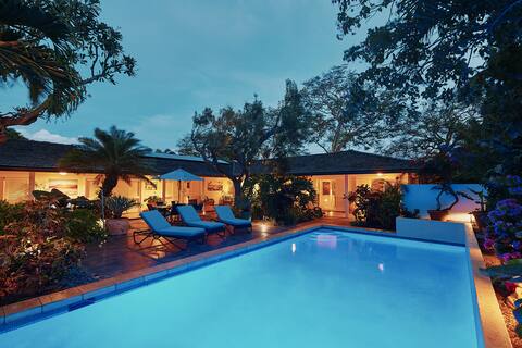 Romantic Beach Villa with Private Pool & Courtyard