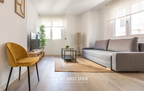 Anuncio de Airbnb popular: MyHouseSpain - Salustio apartments 1B en Gijón / Xixón