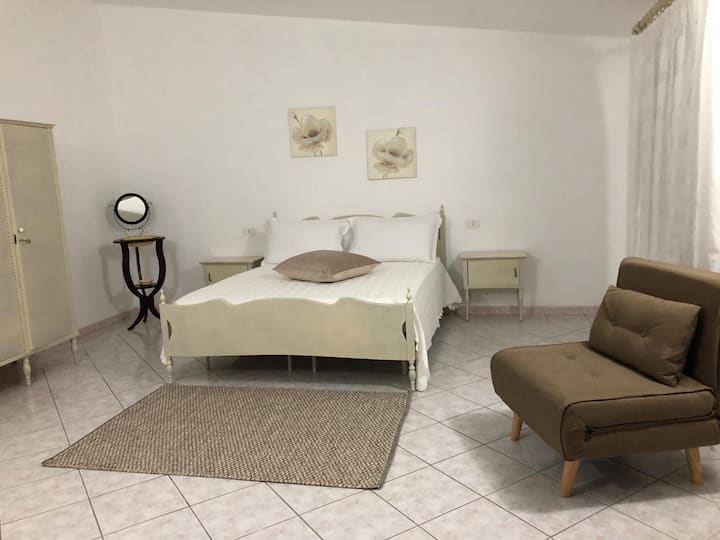 საძინებელი 1