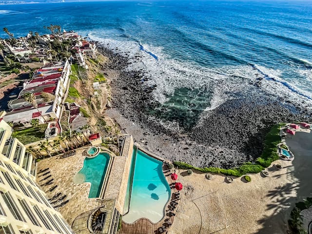 Entire home with 2 bedrooms in Playas De Rosarito - Oceanfront|LasOlasCondo|Pools&Jacuzzis|Rosarito