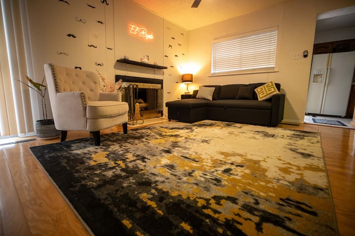 El Bigote- Dickies Arena