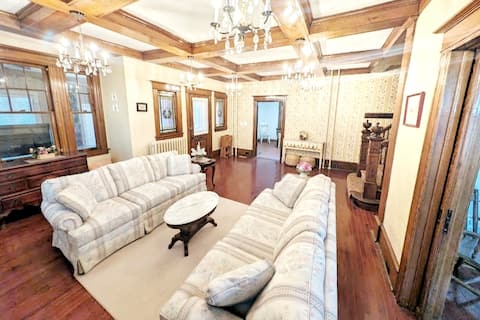 Charming Serene Bay Oasis Views