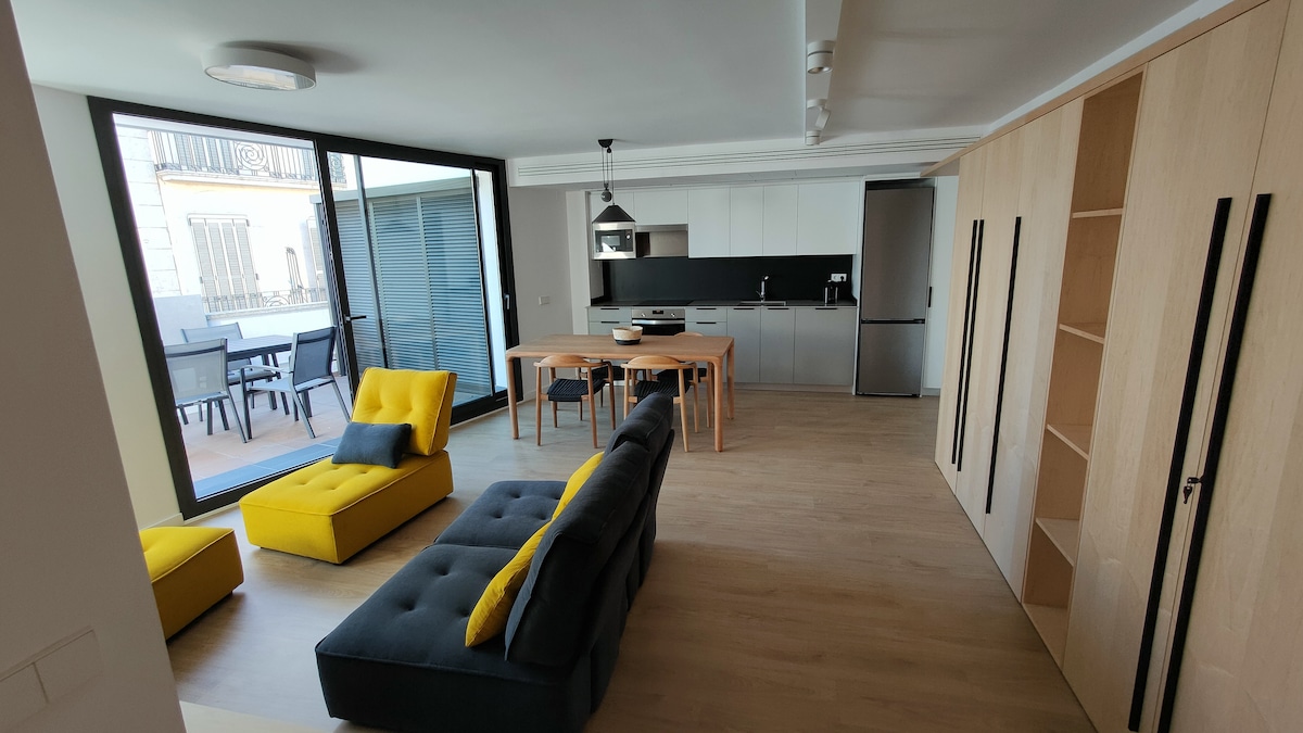 Propiedad de Airbnb exitosa: Rutlla10: Central penthouse with terrace en Girona