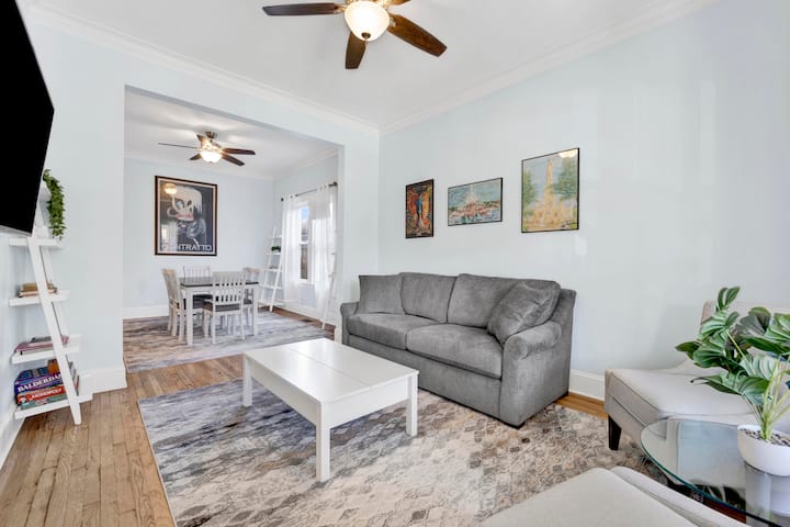 Chic & Spacious Logan Square Gem - Cicero, IL