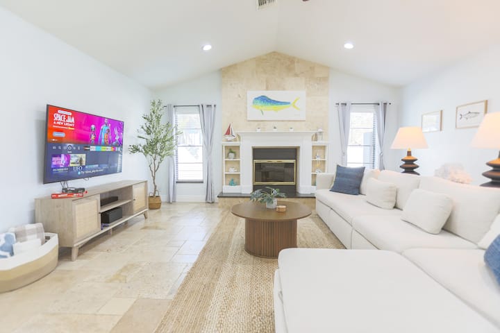8 Min Beach, Hot Tub, Pool & Games @ Snook Haven - Indian Rocks Beach, FL