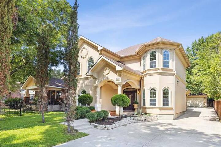 Central Location| Pool Table| Air Hockey| Arcade