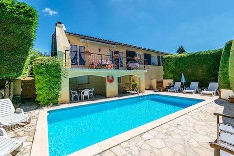 Fantastic Four Bed Family Home