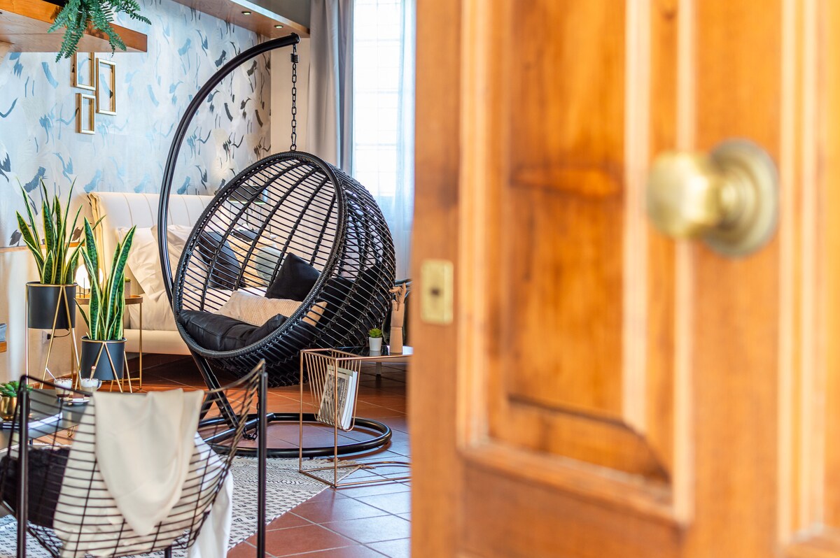Successful Airbnb property: Herons Superior Apartment - Splendid view! in San Gimignano