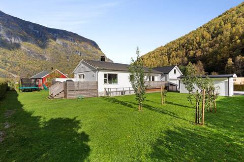 Nice house in Flåm