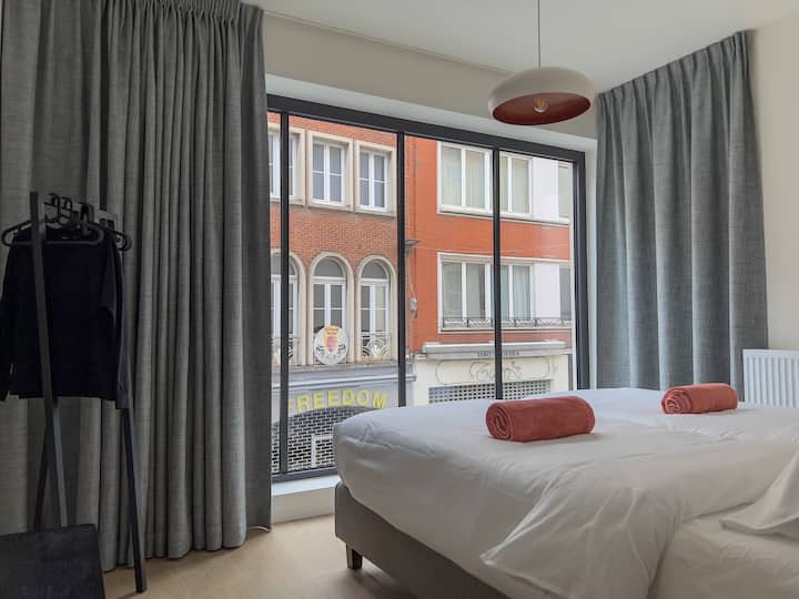 Unique design triplex with rooftop terrace