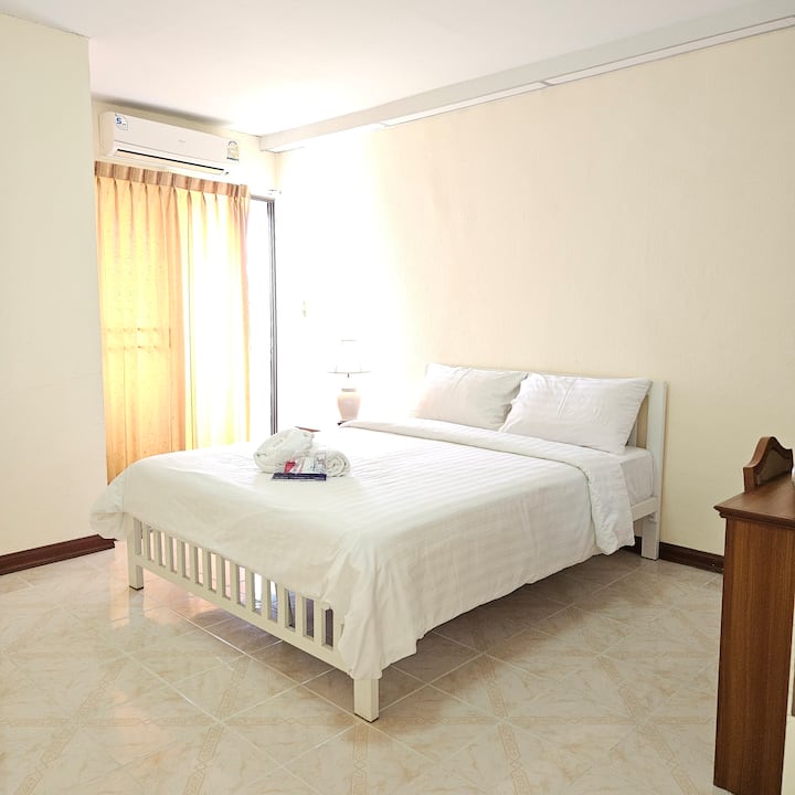 Tercer dormitorio (cama tamaño king)