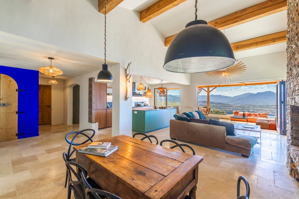 Propriété Airbnb réussie: Renovated contemporary villa with pool for 10 people à Olmeto