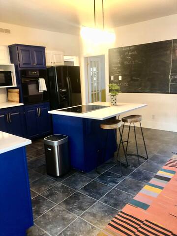 Beautiful and spacious victorian house – 5 beds gallery image 5