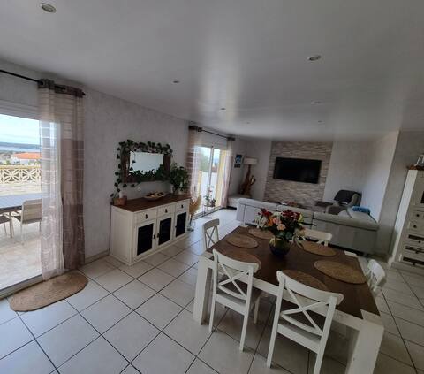 Villa "Bella Vista" with pool and sea view