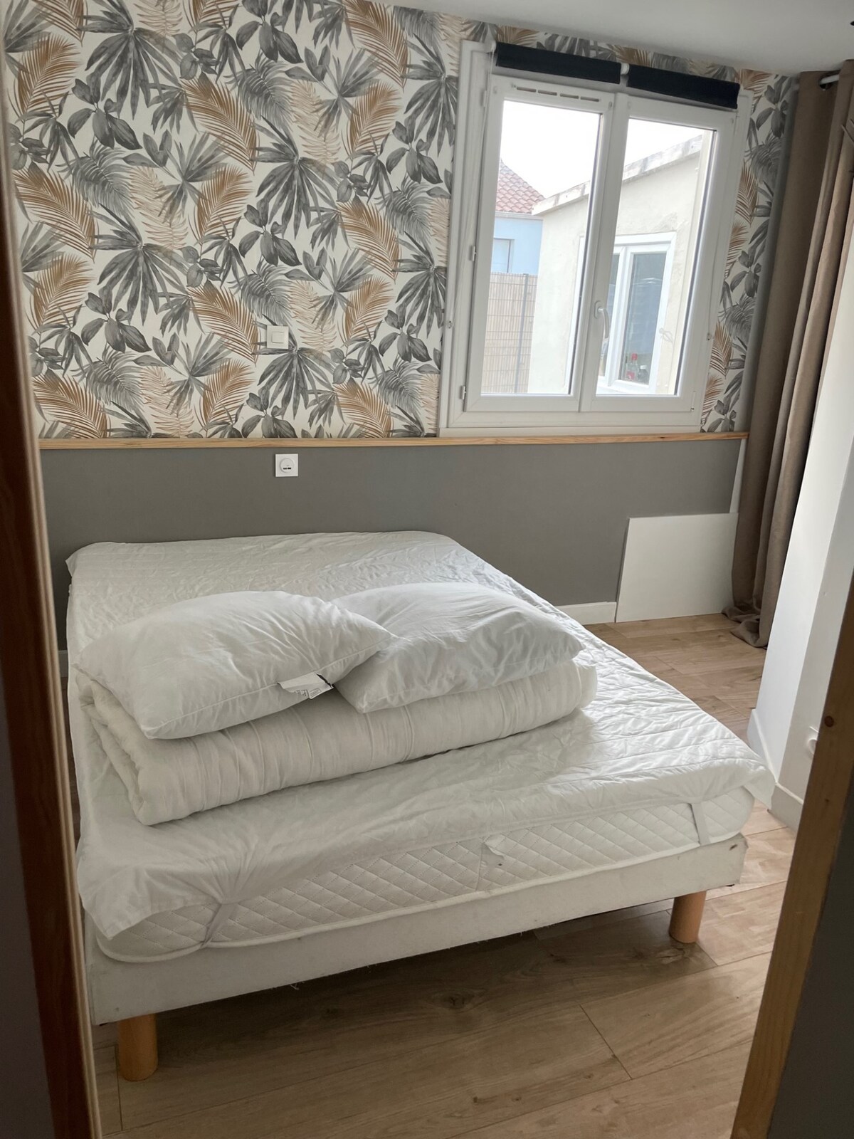 Spavaća soba 2. Mala spavaća soba s 140 kreveta