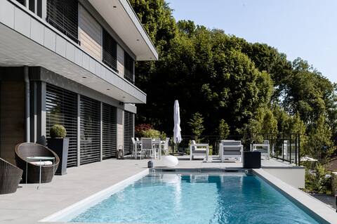 Villa avec piscine au au bord du lac du Bourget