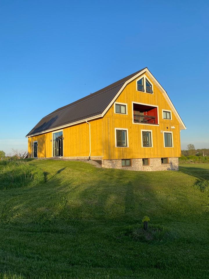 Barn For Rent Red Room @ Salisbury Barn - On-site EV Charging! - Barns for Rent in ...
