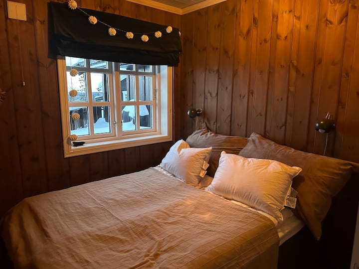 Spavaća soba 2, bračni krevet i komoda od 150 cm