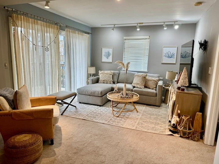 Rehoboth Beach- 2br/2ba,pool, Walk/bike Beach/shop - Rehoboth Beach, DE