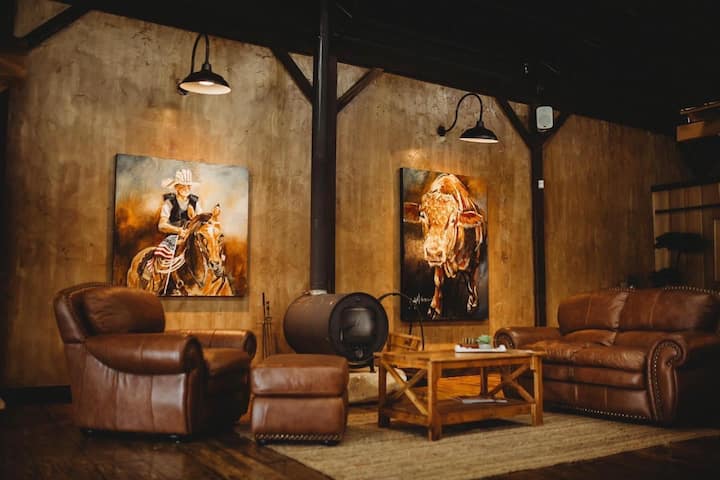 A Cowboy's Rustic Retreat - Alabama