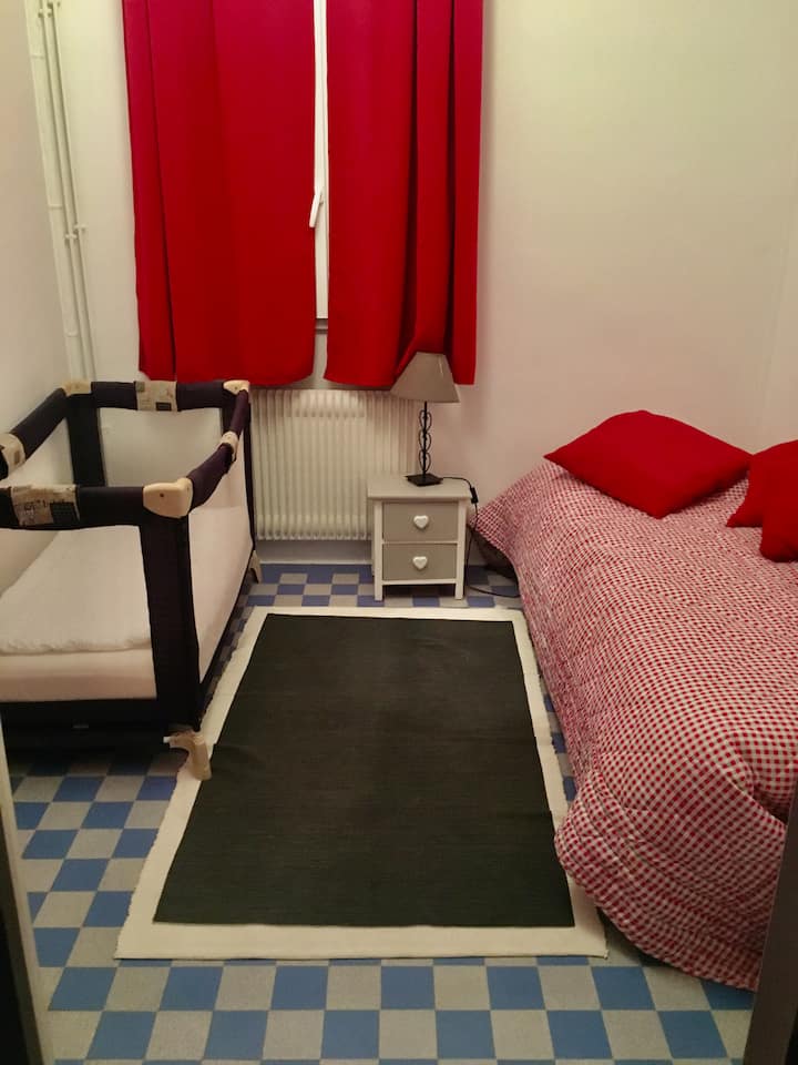 chumba namba 7, kitanda 1 mtu 1 pamoja na kitanda cha mtoto
karibu na bafu