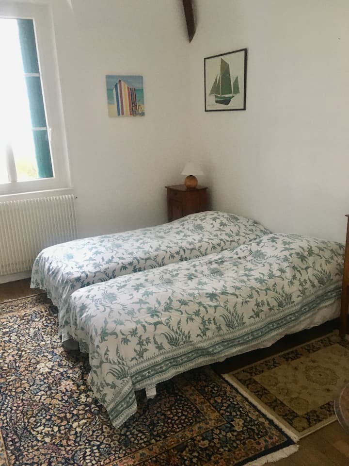 CHUMBA CHA KULALA #5. VITANDA 2