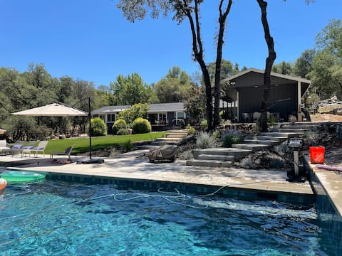 Rancho Relaxo - 2 Acre Country Getaway with Pool