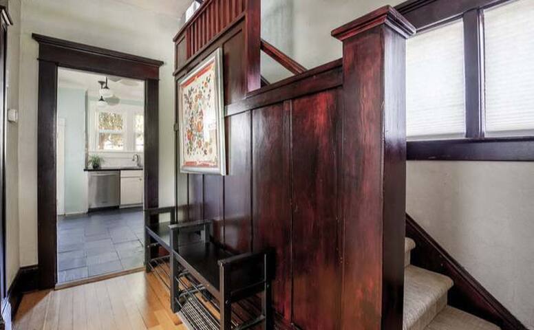 Alberta Arts Launchpad- Amazing Location! gallery image 3