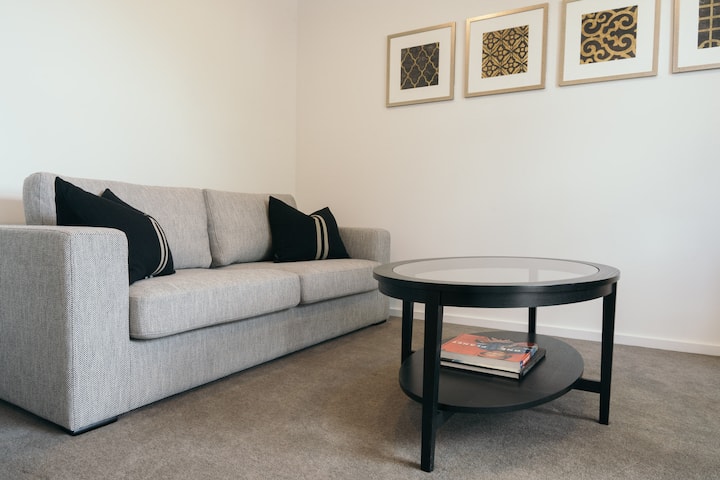 ห้องนอน 3/ห้องอ่านหนังสือ 
(เตียงโซฟาควีนไซส์)
หากต้องการเตียงนี้โปรดแจ้งให้เจ้าของที่พักทราบ