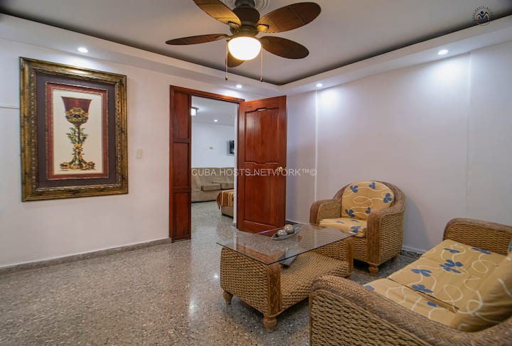 Villa For Small Groups, Generator & Wifi 24/7. - Havana