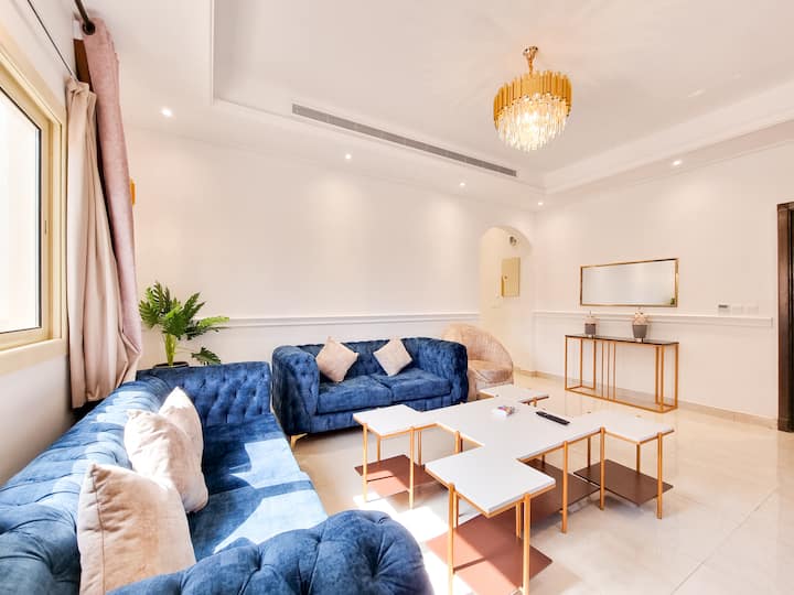 N301 Large Apt In Prime Location - Jeddah