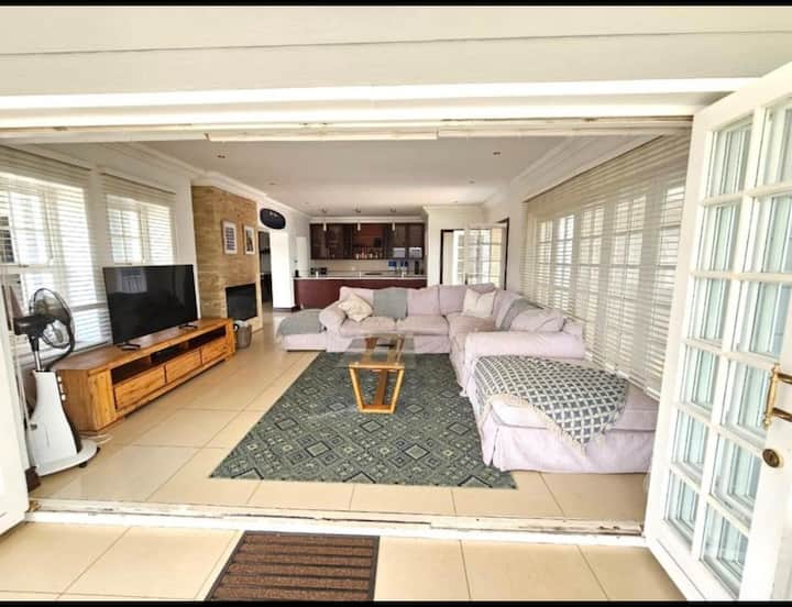 Vaal Marina Pet Friendly 5 - 10 Sleeper - Vaal Marina