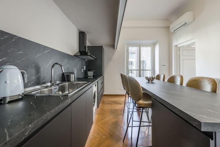 [-20%] 5 min Duomo – Lux Penthouse gallery image 2