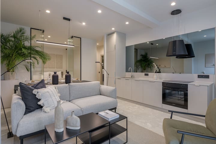 Penthouse W/ View & Plunge Pool gallery image 2