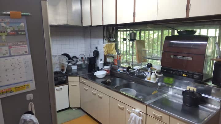 Large Family Room (6 People + Kitchenette) - 지바시