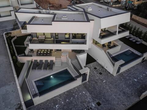 5 star Villas for 20-pool, jacuzzi, sauna, gym