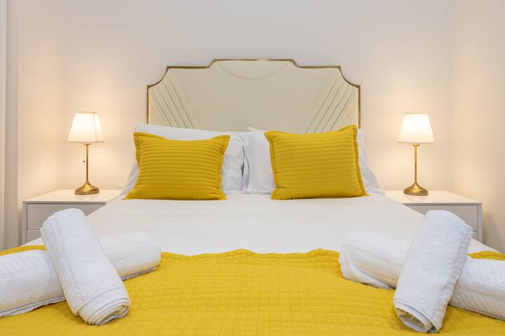 Stylish 2BD Apartment in China Town, Manchester gallery image 5