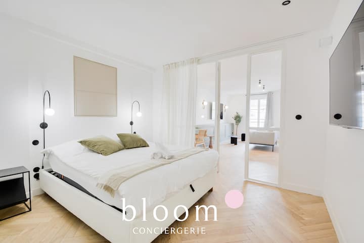 Ოთახი ორადგილიანი საწოლით. 
Ახალი თეთრეული, მაღალი ხარისხის ლეიბი. 