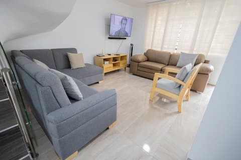 Top performing Airbnb: modern and comfortable house in Bucaramanga