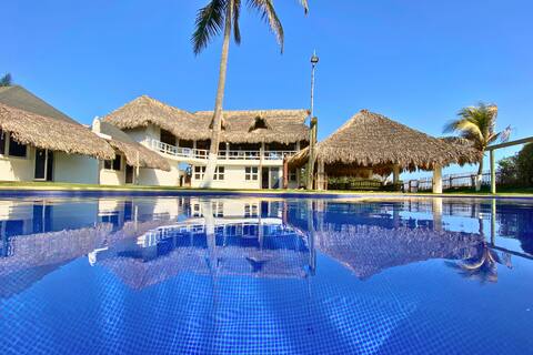 El Paredón Beachfront Villa