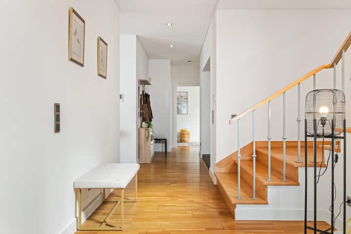 Na prízemí je chodba.