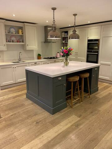 Detached 4-bed house in Dublin gallery image 3