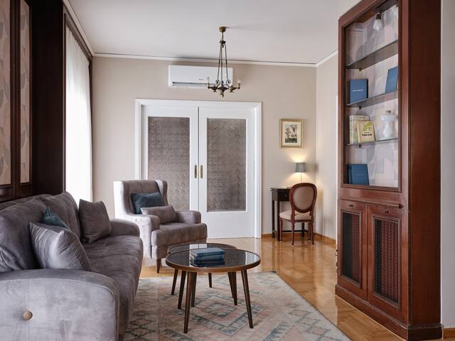 Stunning-Classical 2bd Penthouse