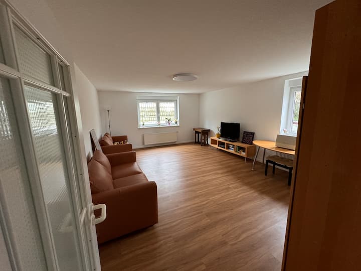 Schöne Zwei Zimmer Wohnung Mit Separatem Eingang! - Würzburg