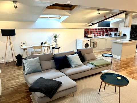 Popular Airbnb listing: Family duplex loft in Bagnolet