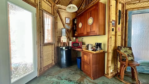 Top Airbnb: Coastal Jungle Bamboo Cottage ~ 1 in Seaview