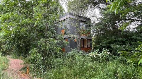 Casa con pileta y bosque