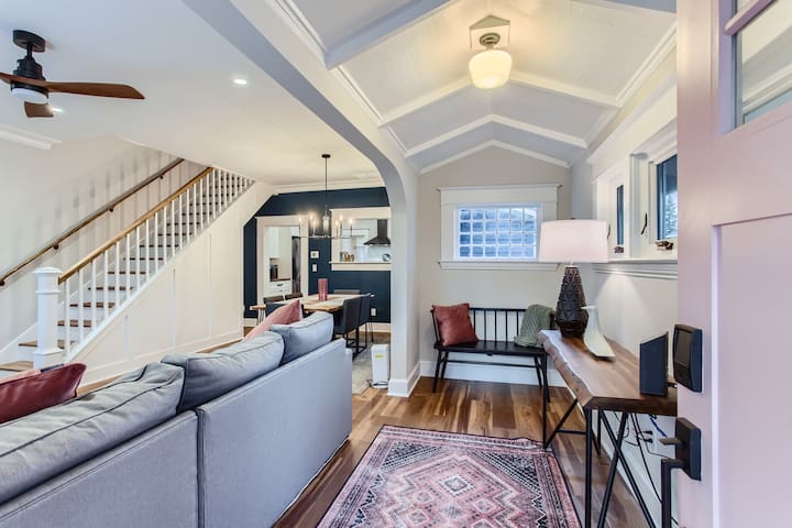 Pinky’s Place; Vintage Hawthorne luxury